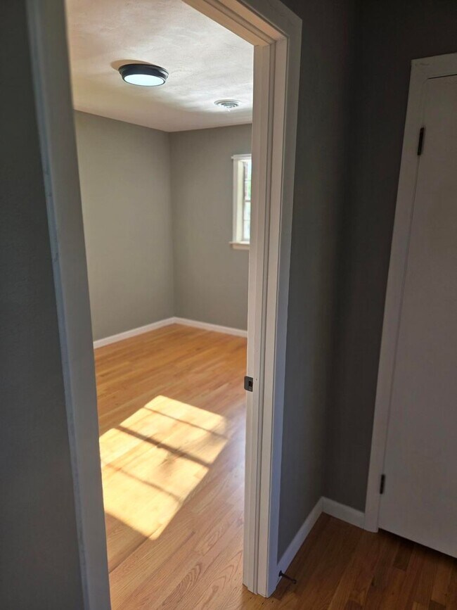 Building Photo - Charming 3-Bedroom Brick Home in Town – Newly Remodeled!