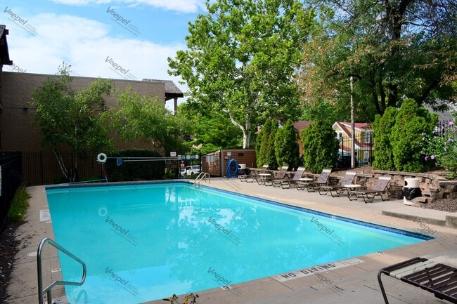 Building Photo - Plaza condo 2 Bed 2 Bath! $1500.00