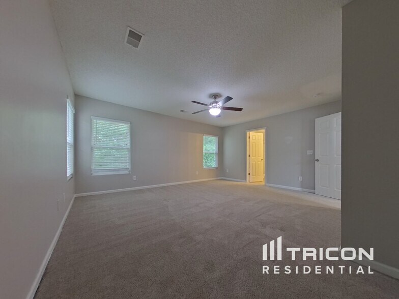 Building Photo - 244 Wild Olive Dr