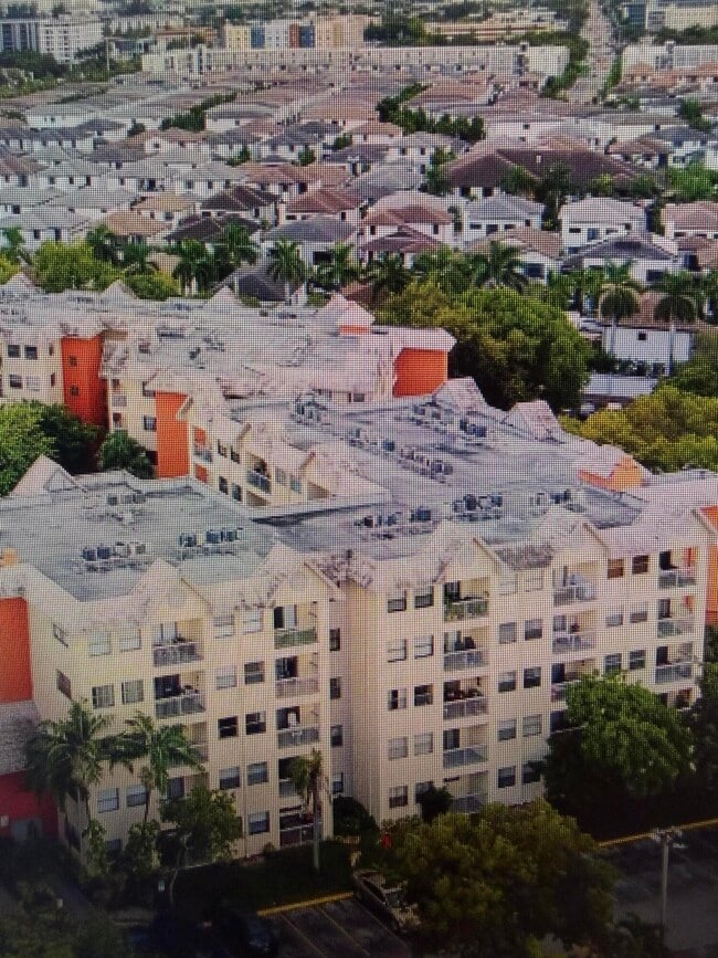 Building Photo - 8160 Geneva Ct