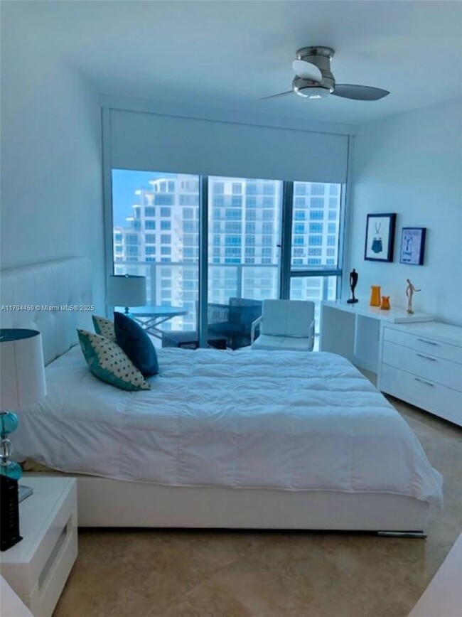 Building Photo - 3101 S Ocean Dr