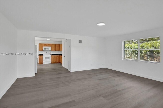 Building Photo - 2804 SW 16th St