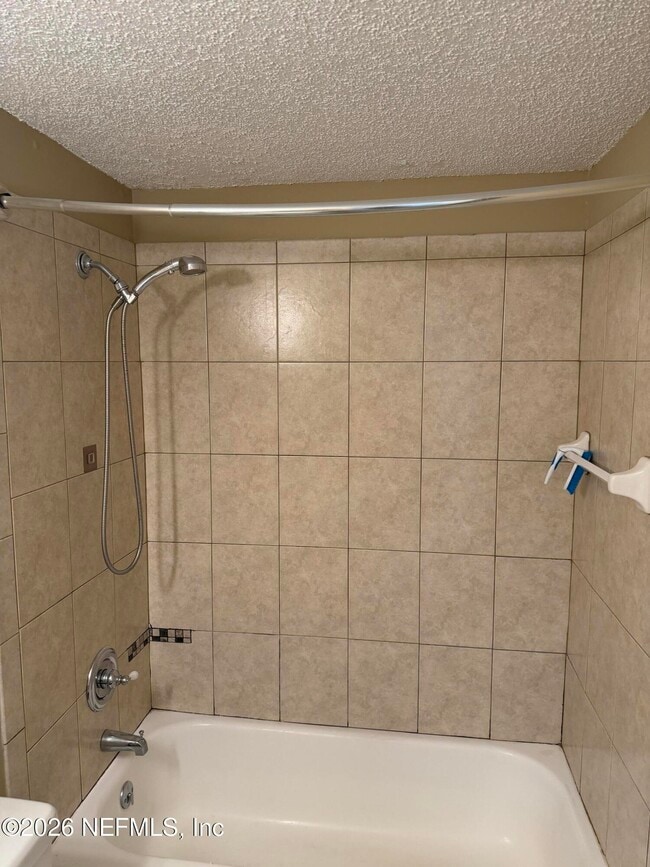 Building Photo - 1323 Solar Cir