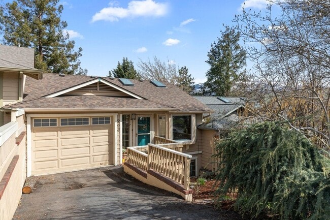 Building Photo - Three bedroom, 2.5 bath townhome