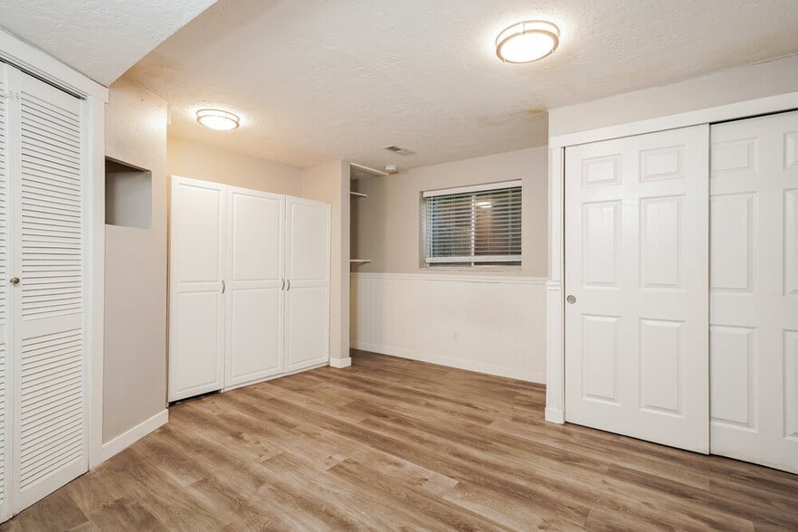 Building Photo - 149 N 400 W