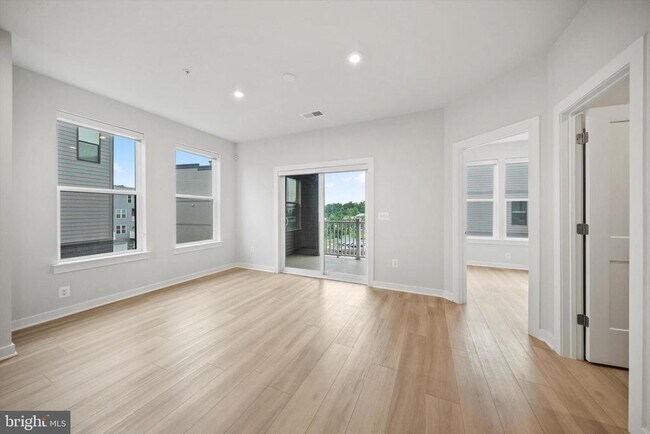 Building Photo - 14256 Newbrook Dr