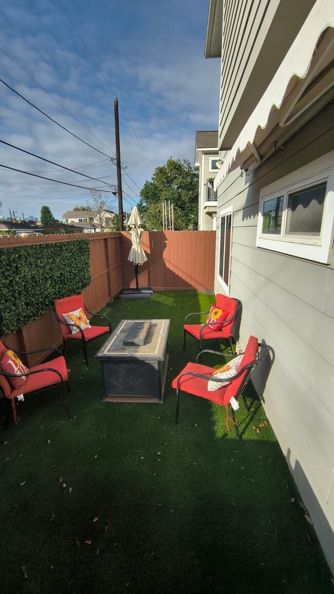 Building Photo - 5021 Nichols St