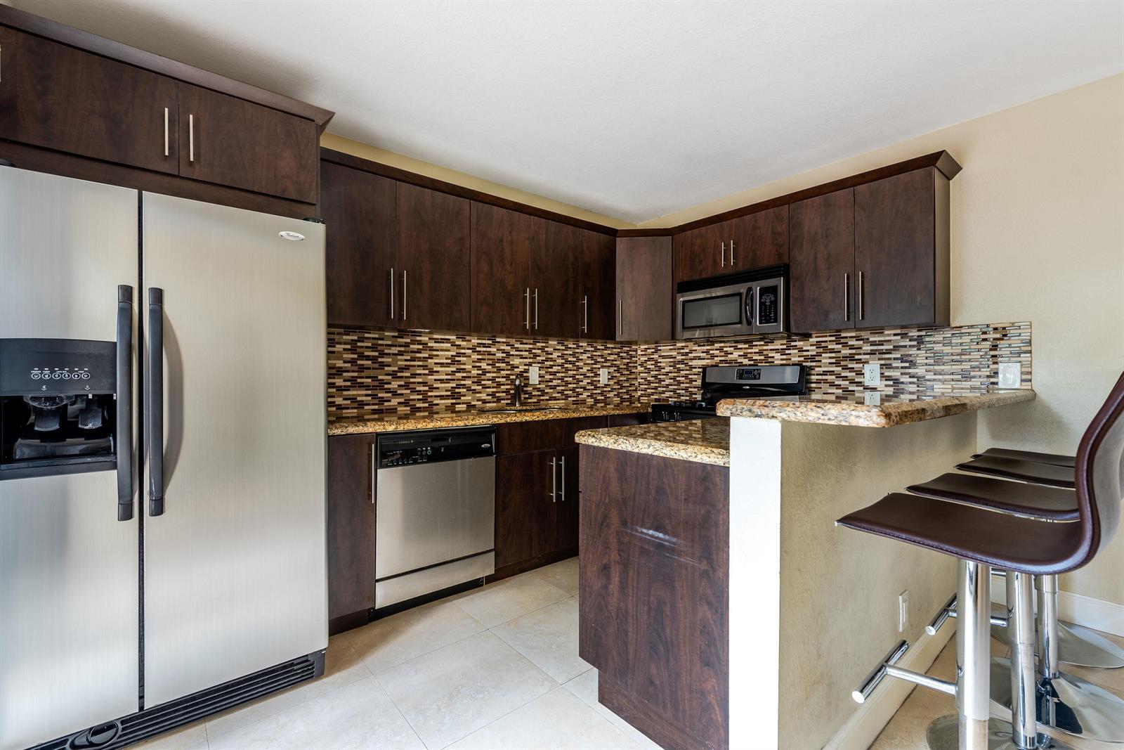 Building Photo - 2471 Waterside Dr