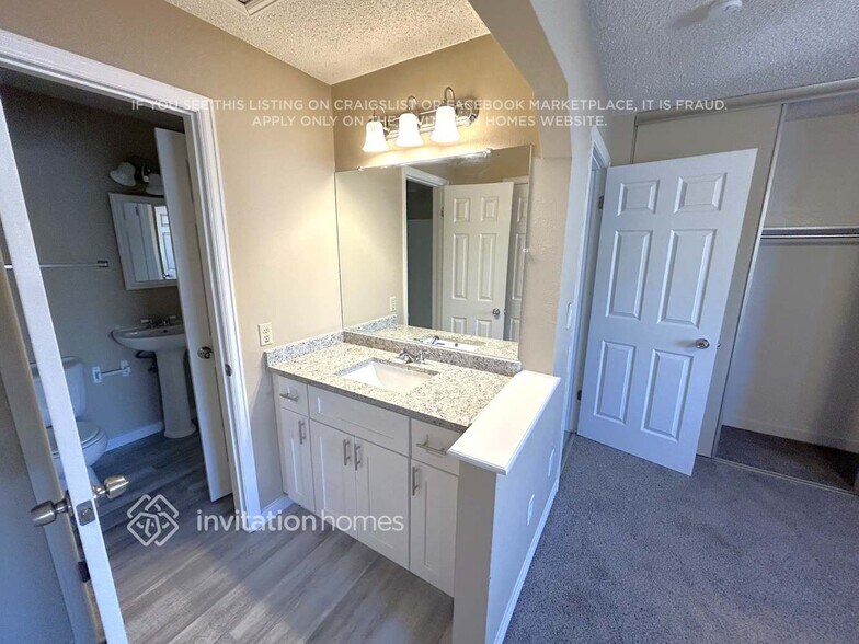 Building Photo - 17989 E Colgate Pl