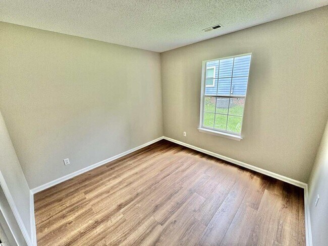 Building Photo - 2608 Clarencefield Dr