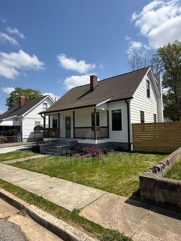 Building Photo - 50 Hutchins St