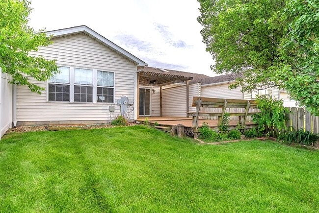 Building Photo - 1742 Dogwood Dr