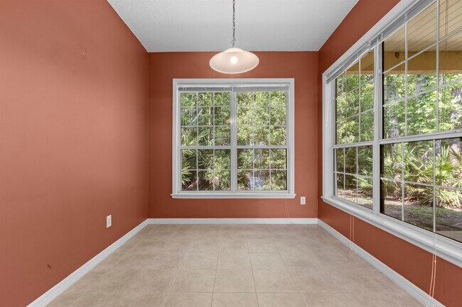 Building Photo - 289 N Churchill Dr