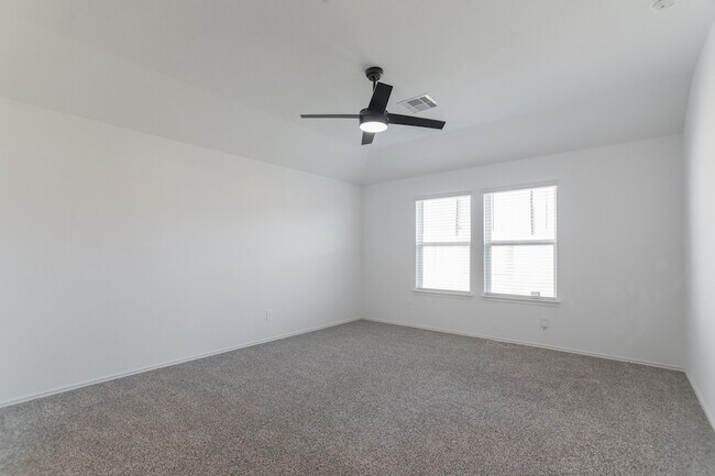 Building Photo - 24314 Pebble Cres Ln