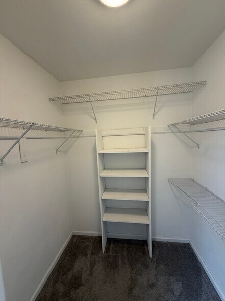 Building Photo - 5756 Rivermill Cir