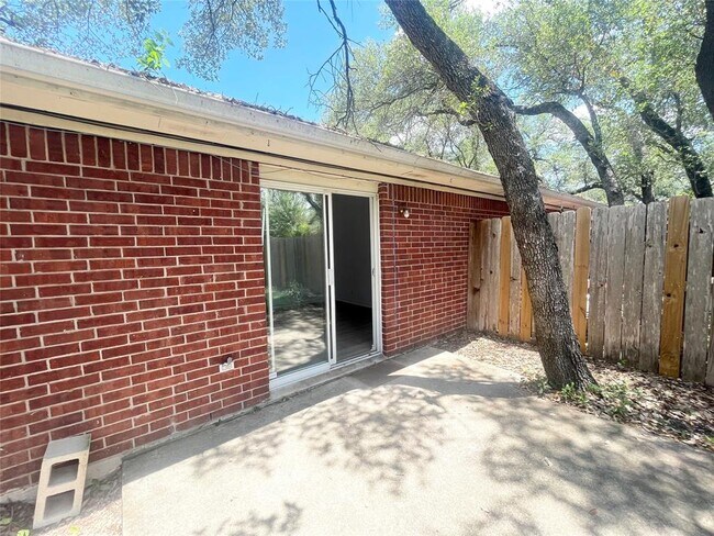 Building Photo - 13344 Water Oak Ln