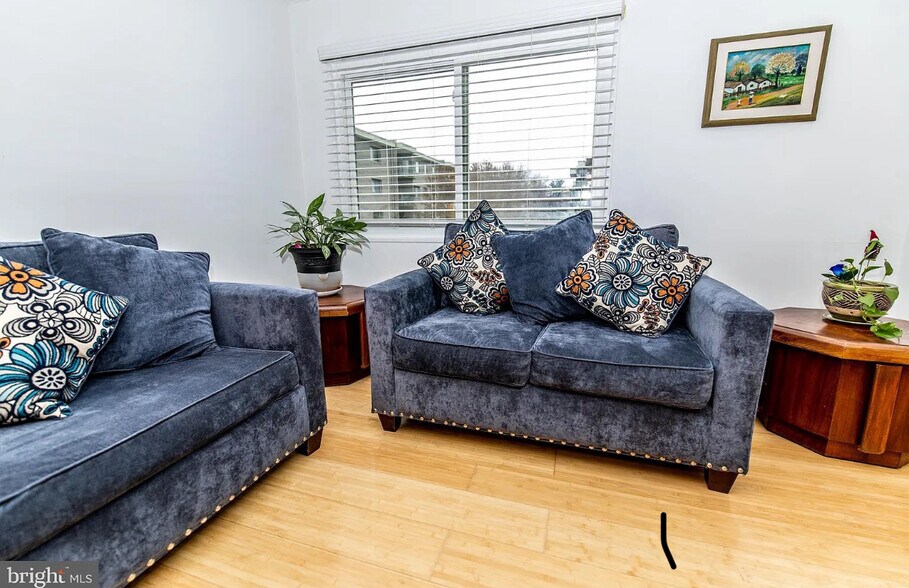 Building Photo - 3850 Bel Pre Rd