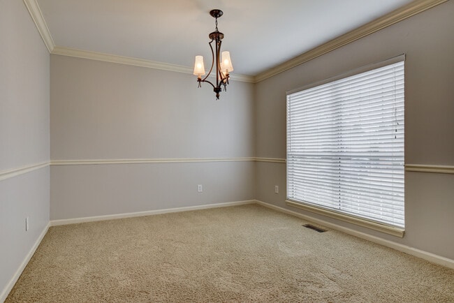 Building Photo - 3004 Helmsdale Ln