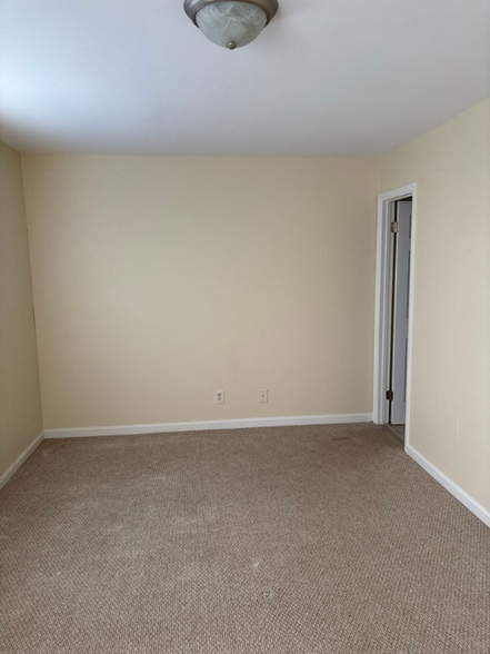 Building Photo - 2420 Stadium Dr
