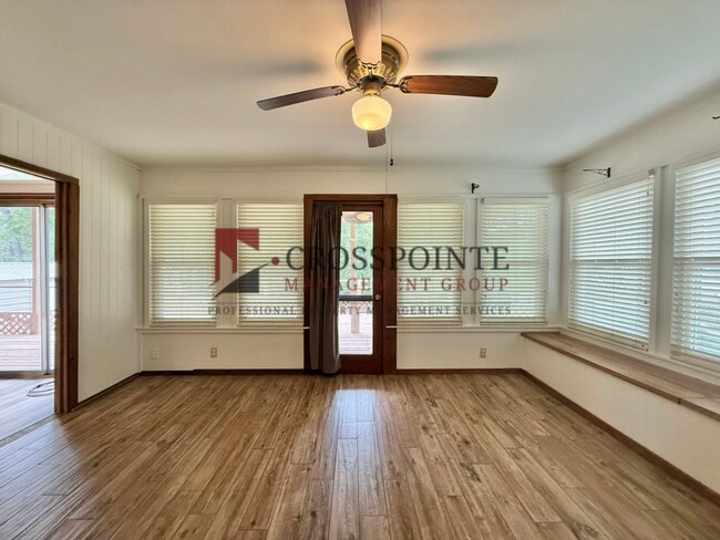 Building Photo - Waterfront 2 Bedroom, 2.5 Bathroom Home!