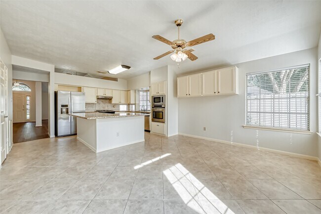 Building Photo - 5007 Maple Brook Ln