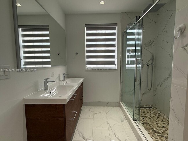 Building Photo - 20711 SW 80th Ct