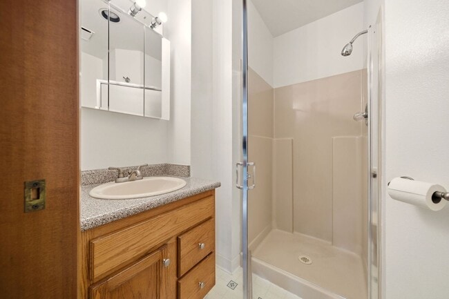 Building Photo - 21979 SW Mandan Dr