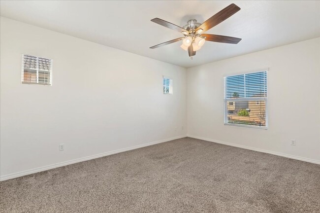 Building Photo - ***MOVE IN READY*** Home in a Gated San Bernardino Community