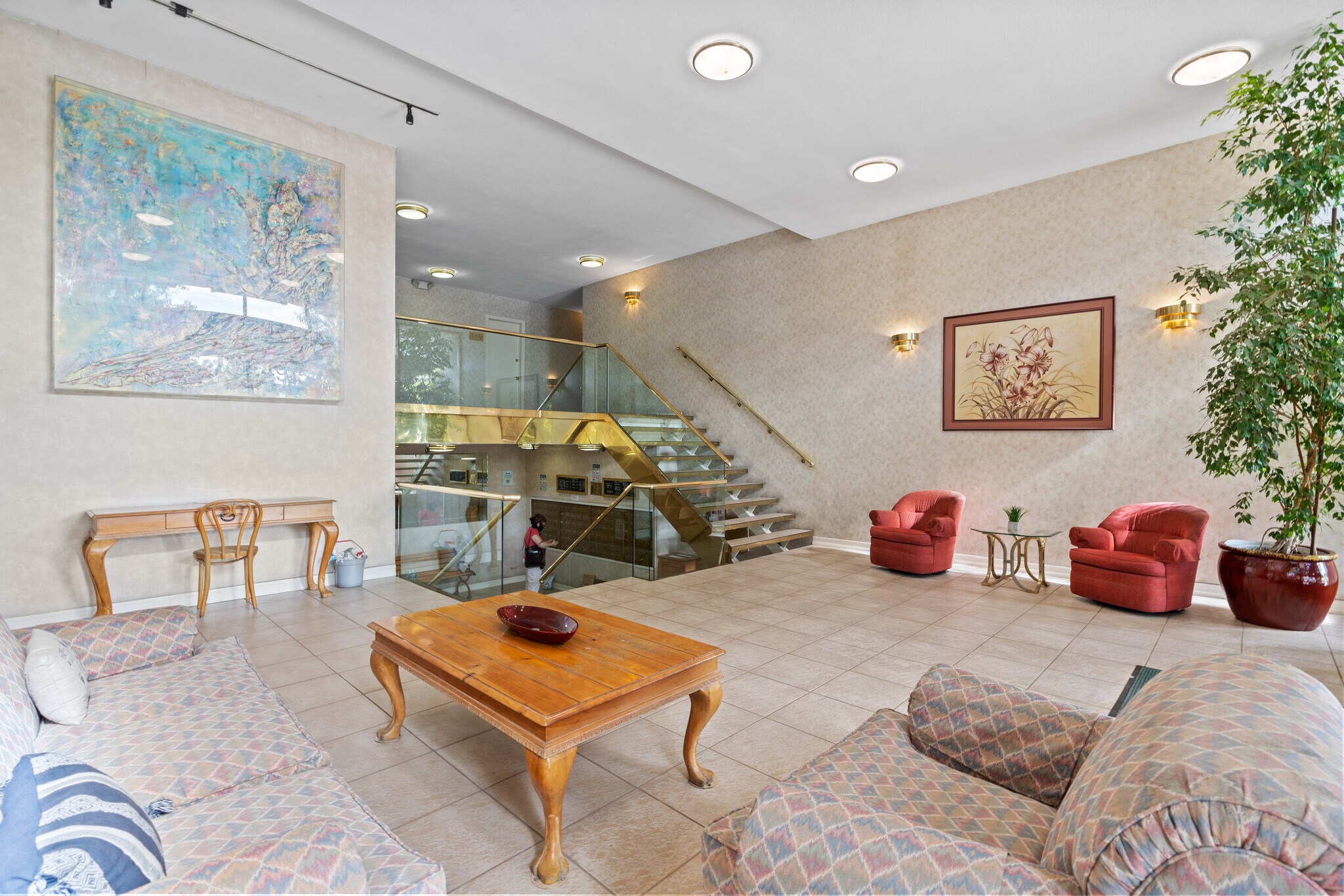Building Photo - 4915 Tyrone Ave
