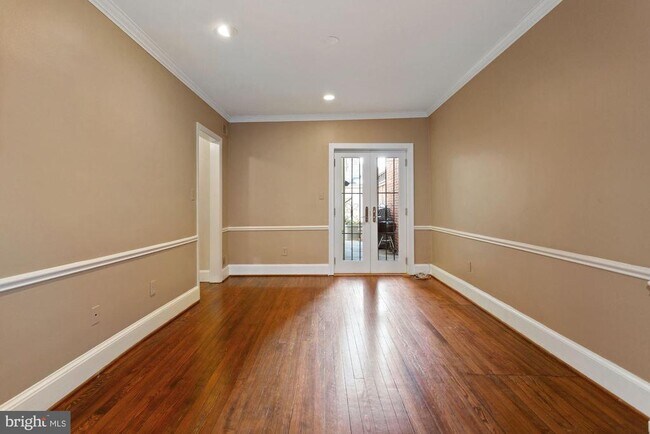 Building Photo - 315 Constitution Ave NE