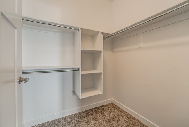 Building Photo - 614 E 230 N