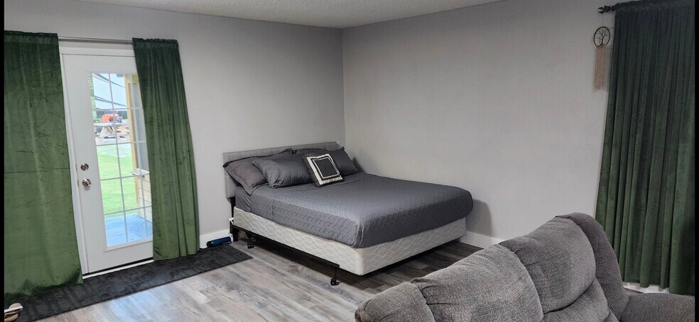 Building Photo - 5857 J B Hines Rd