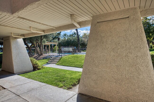 Outside View - 420 N Villa Ct