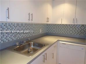 Building Photo - 2025 NE 164th St