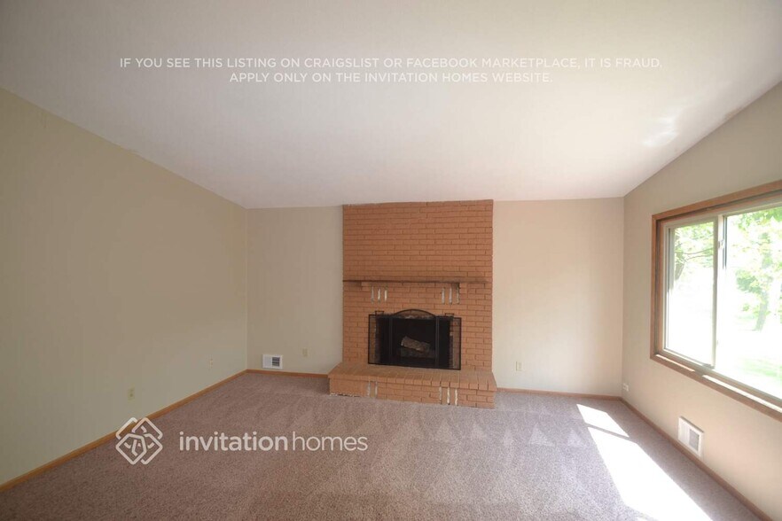 Building Photo - 7818 Hampshire Cir N