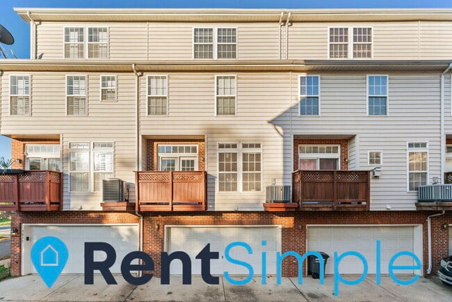 Building Photo - 3631 Madison Ln