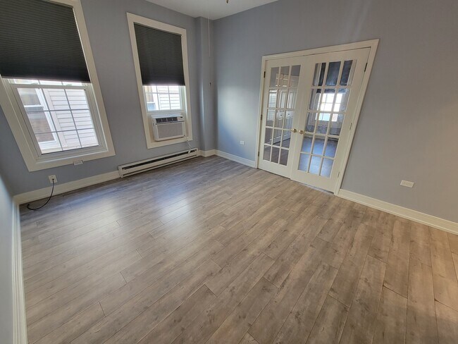 Building Photo - 802 Dempster St