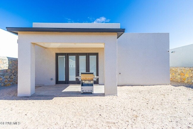 Building Photo - 273 Hunstanton St