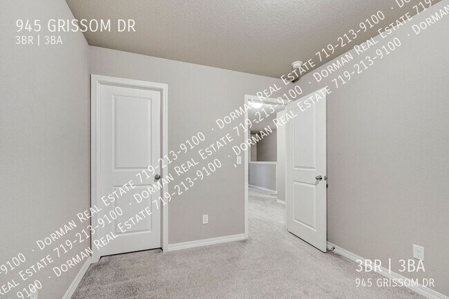 Building Photo - 945 Grissom Dr.