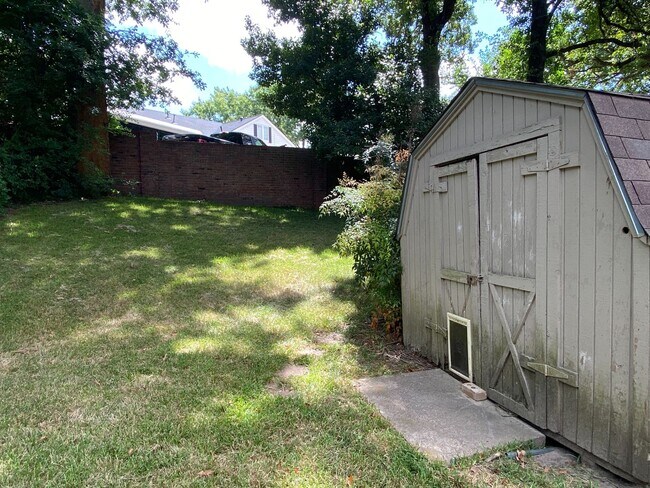 Building Photo - 3512 Glendale Dr