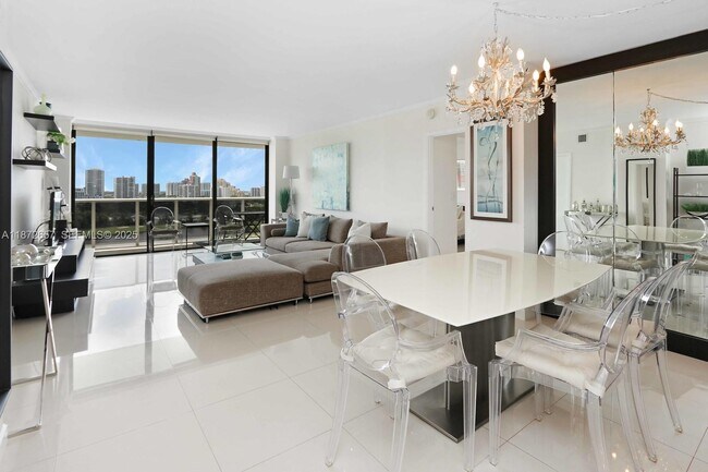 Building Photo - 3675 N Country Club Dr