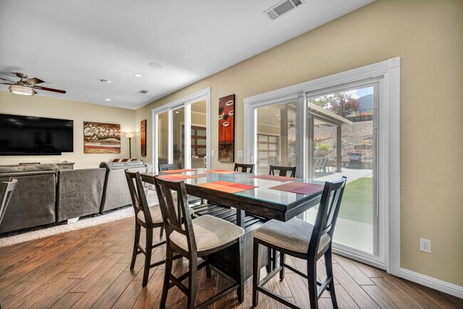 Building Photo - 6015 Stillmeadow Dr