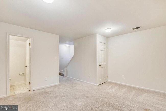 Building Photo - 844 N Frederick St
