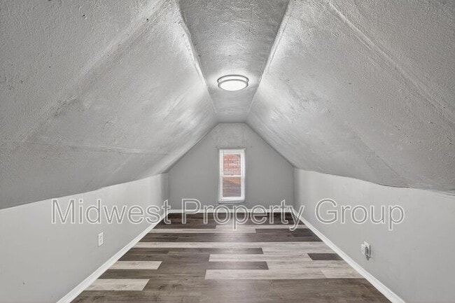 Building Photo - 6619 Etzel Ave