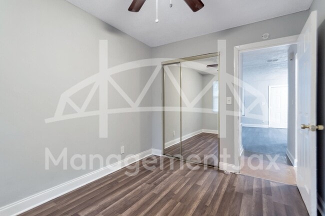 Building Photo - 4417 Ken Knight Dr N