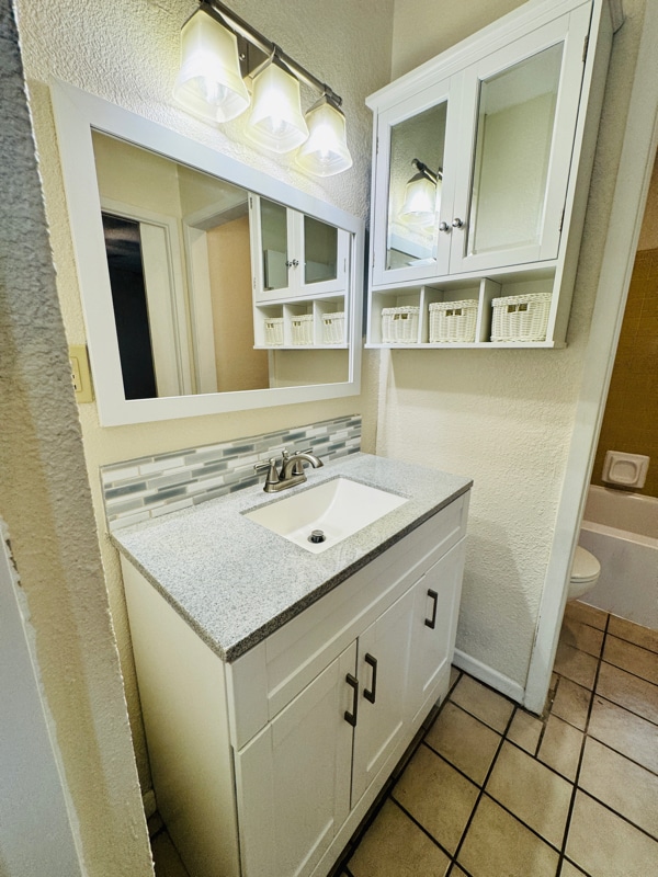 Building Photo - 4254 Desert View Dr