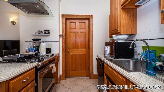 Building Photo - 97 Myrtle St