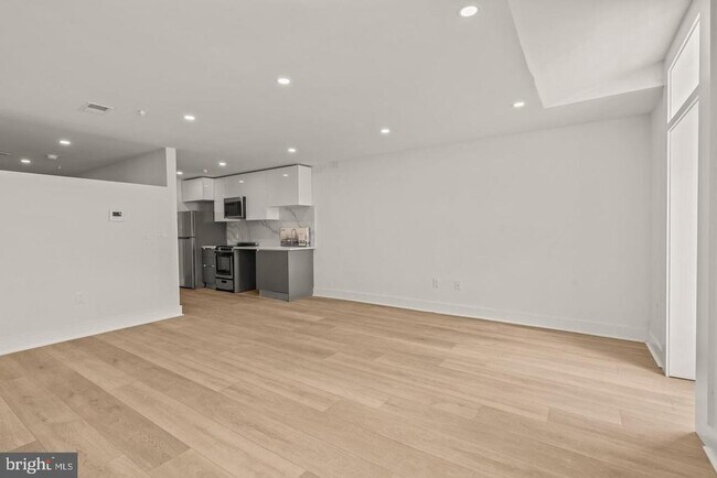 Building Photo - 253 N 3rd St