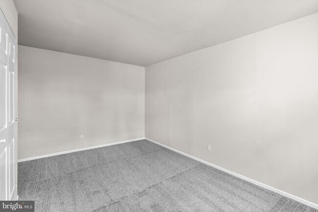 Building Photo - 314 Woodleaf Ct