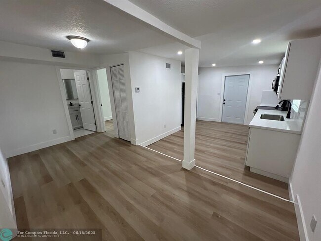 Building Photo - 10540 NW 28th Ave